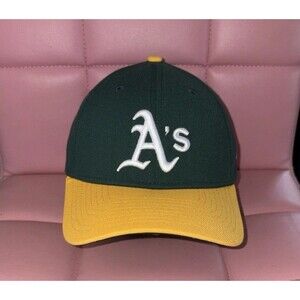 Oakland Athletics New Era 39THIRTY Hat - Stretch Fit Cap - Size Small/Medium